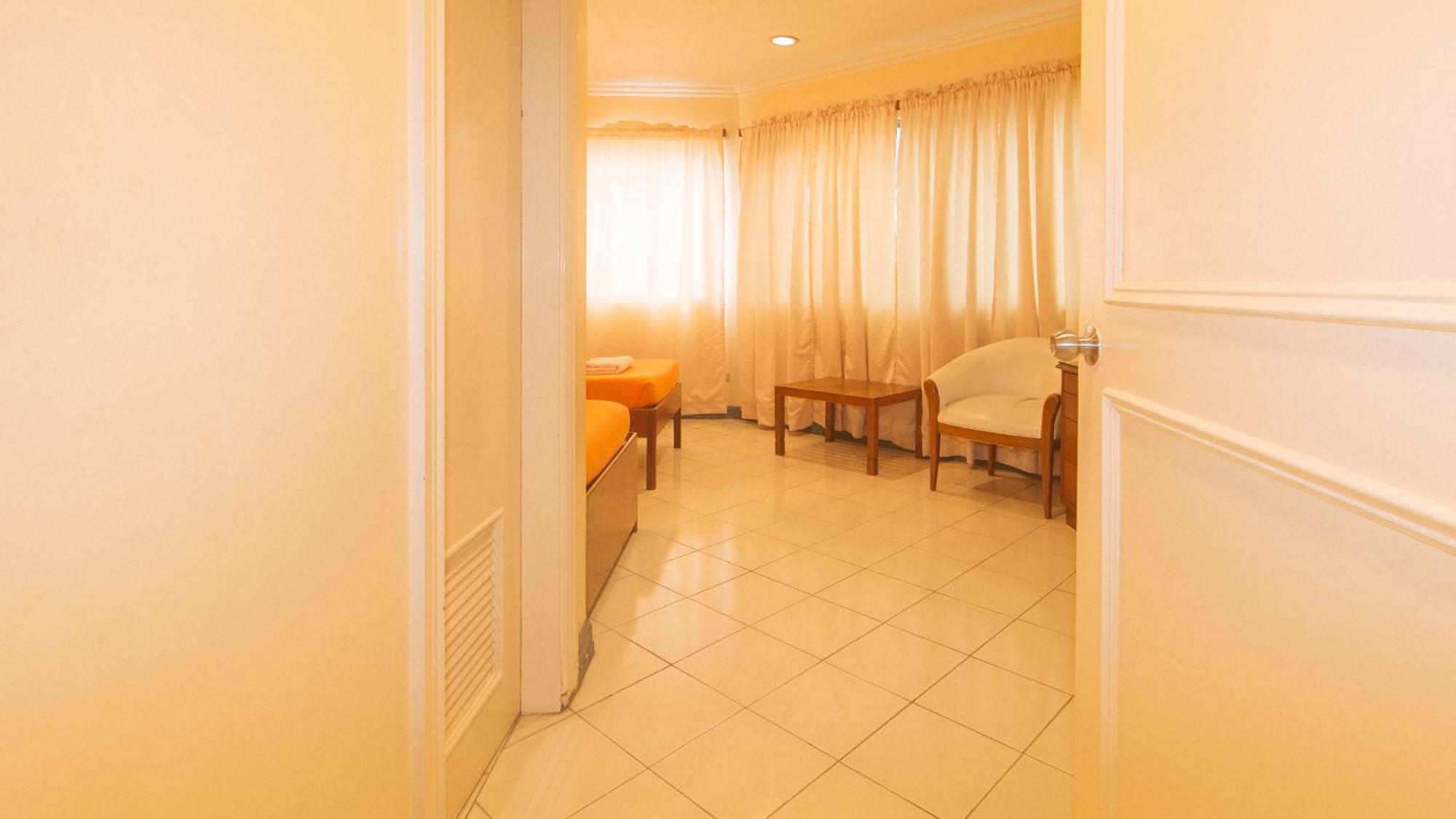 Royal Am Rei Hotel By Reddoorz Bacolod Eksteriør billede