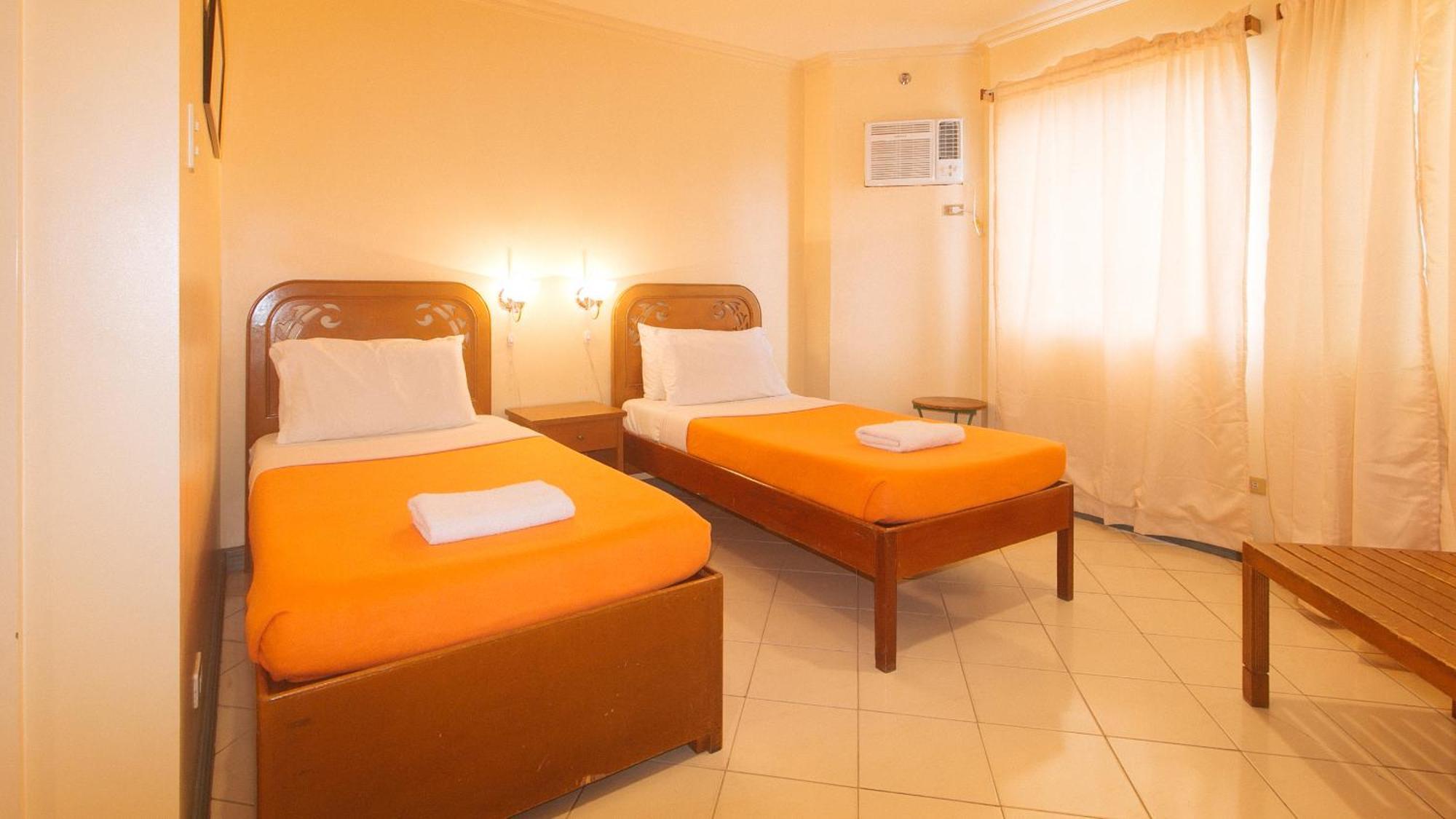 Royal Am Rei Hotel By Reddoorz Bacolod Eksteriør billede