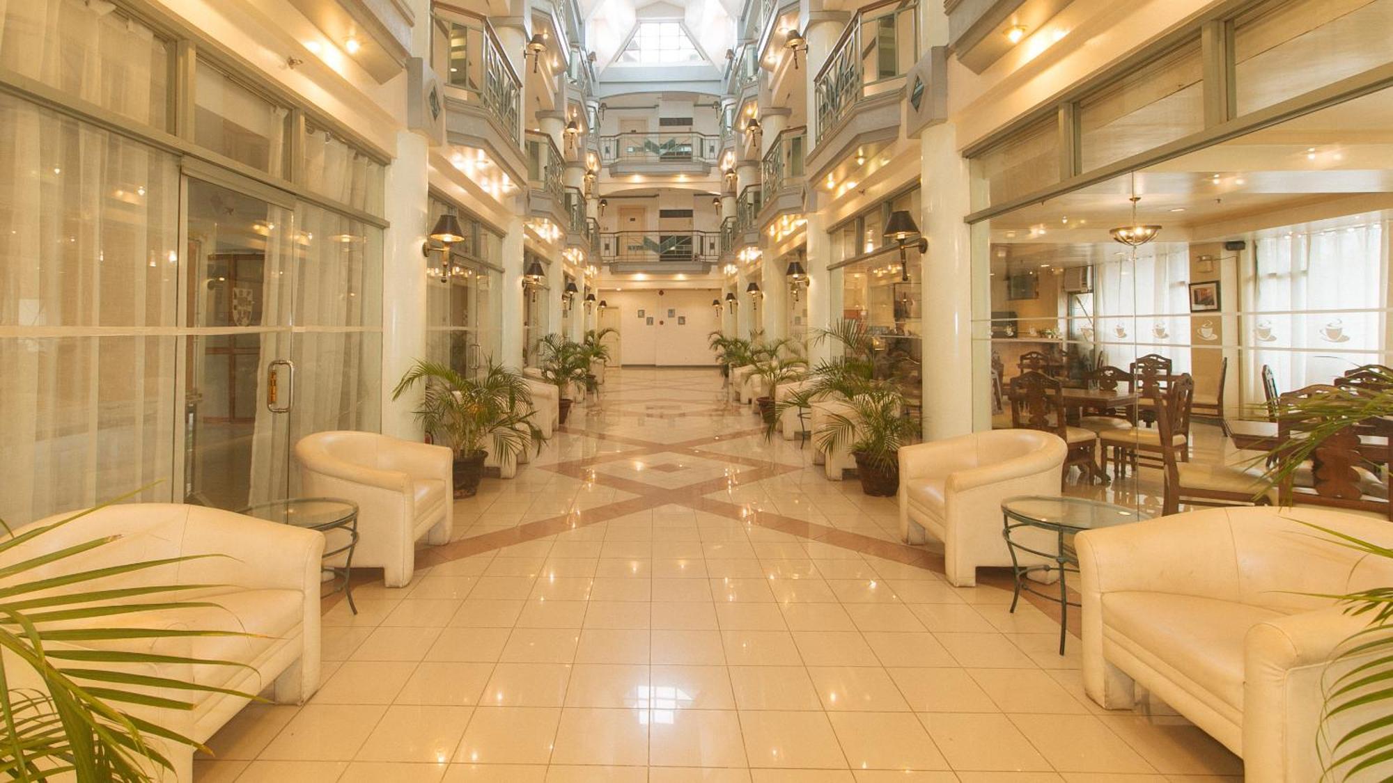 Royal Am Rei Hotel By Reddoorz Bacolod Eksteriør billede