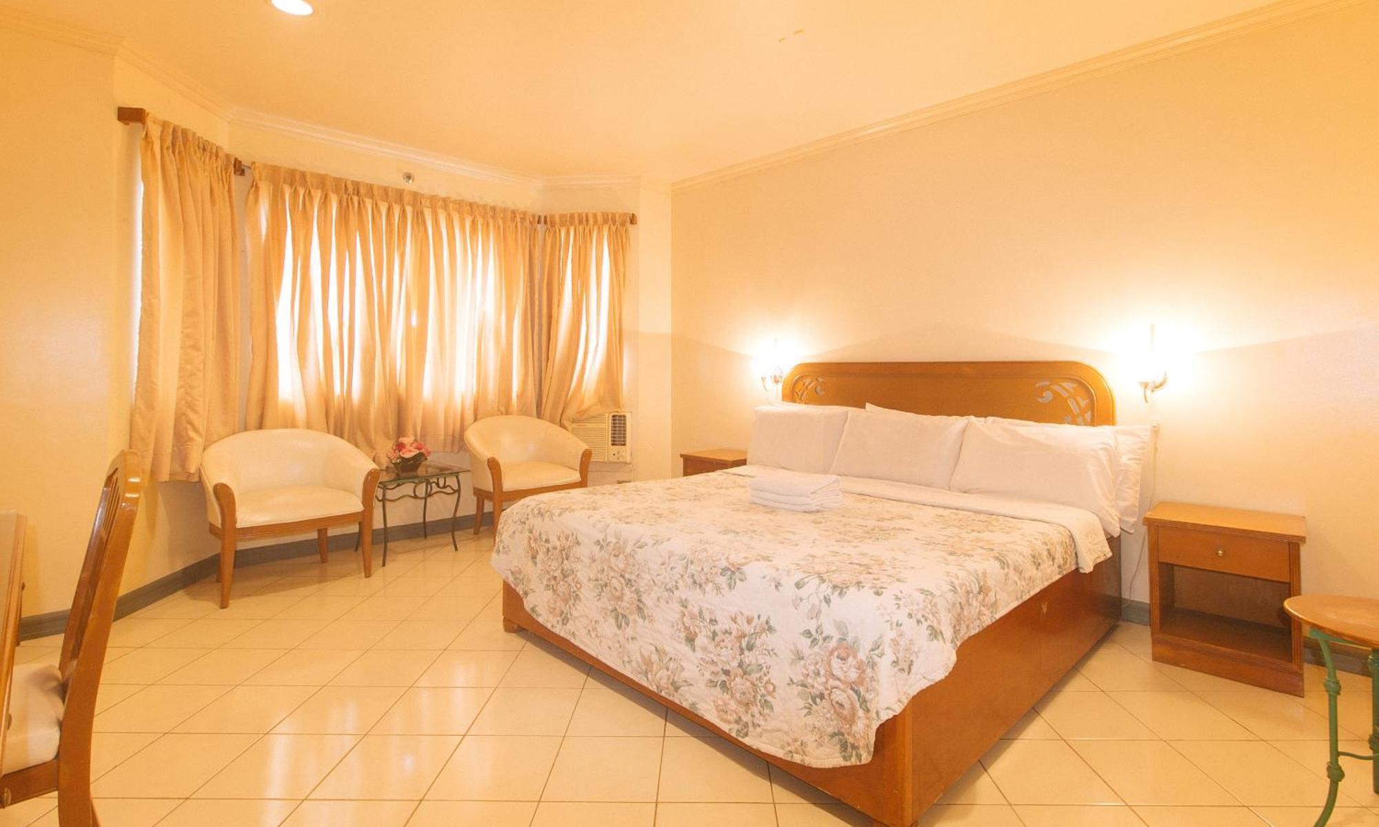 Royal Am Rei Hotel By Reddoorz Bacolod Eksteriør billede