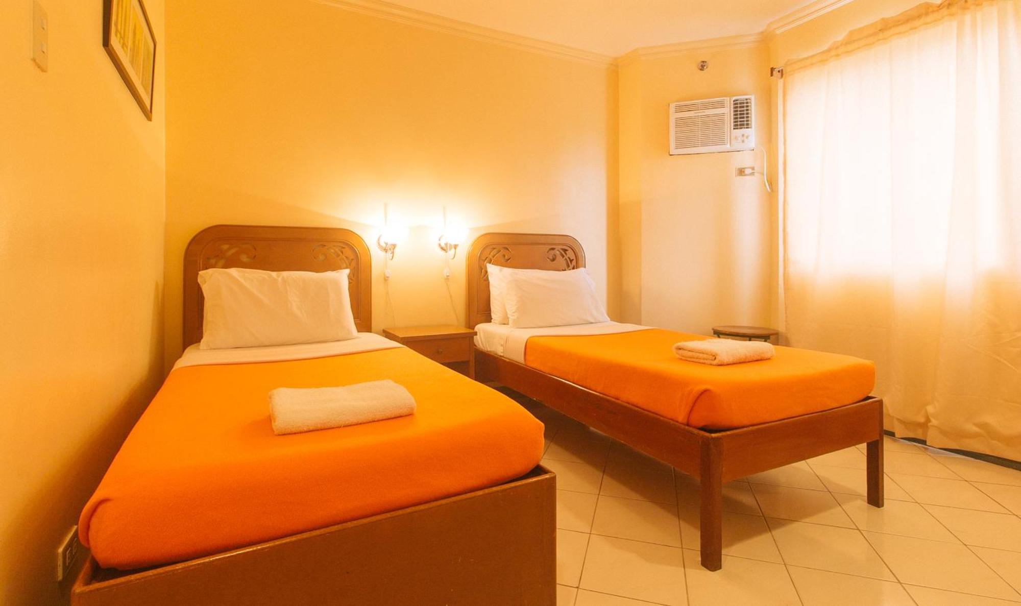 Royal Am Rei Hotel By Reddoorz Bacolod Eksteriør billede