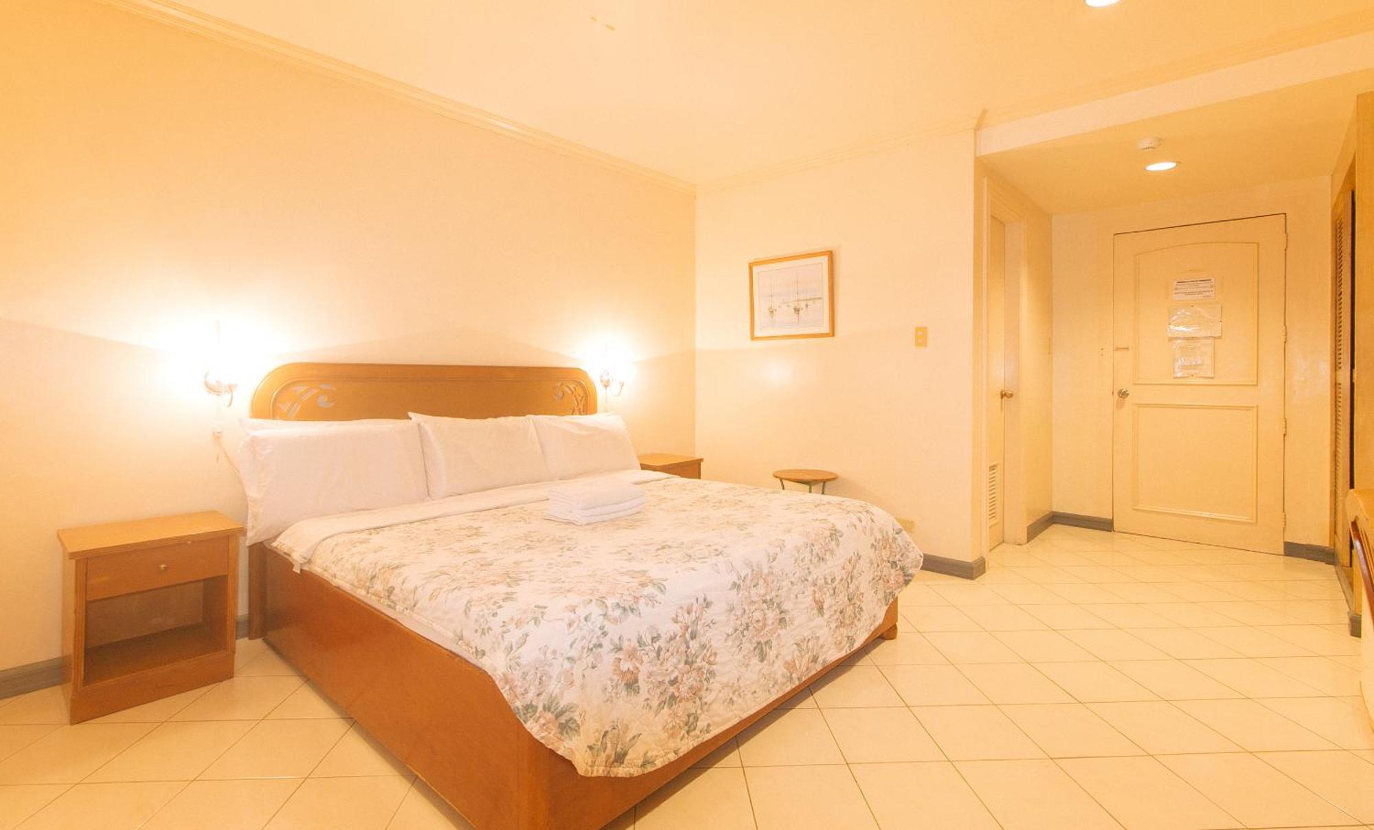 Royal Am Rei Hotel By Reddoorz Bacolod Eksteriør billede