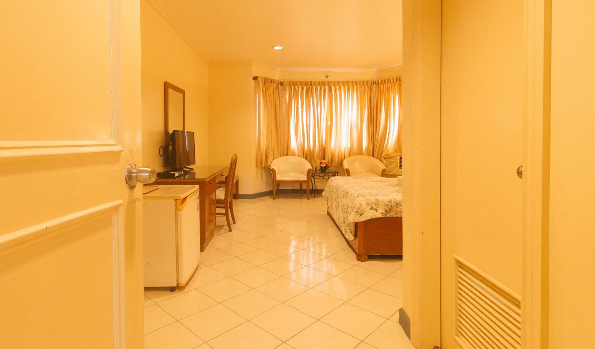 Royal Am Rei Hotel By Reddoorz Bacolod Eksteriør billede