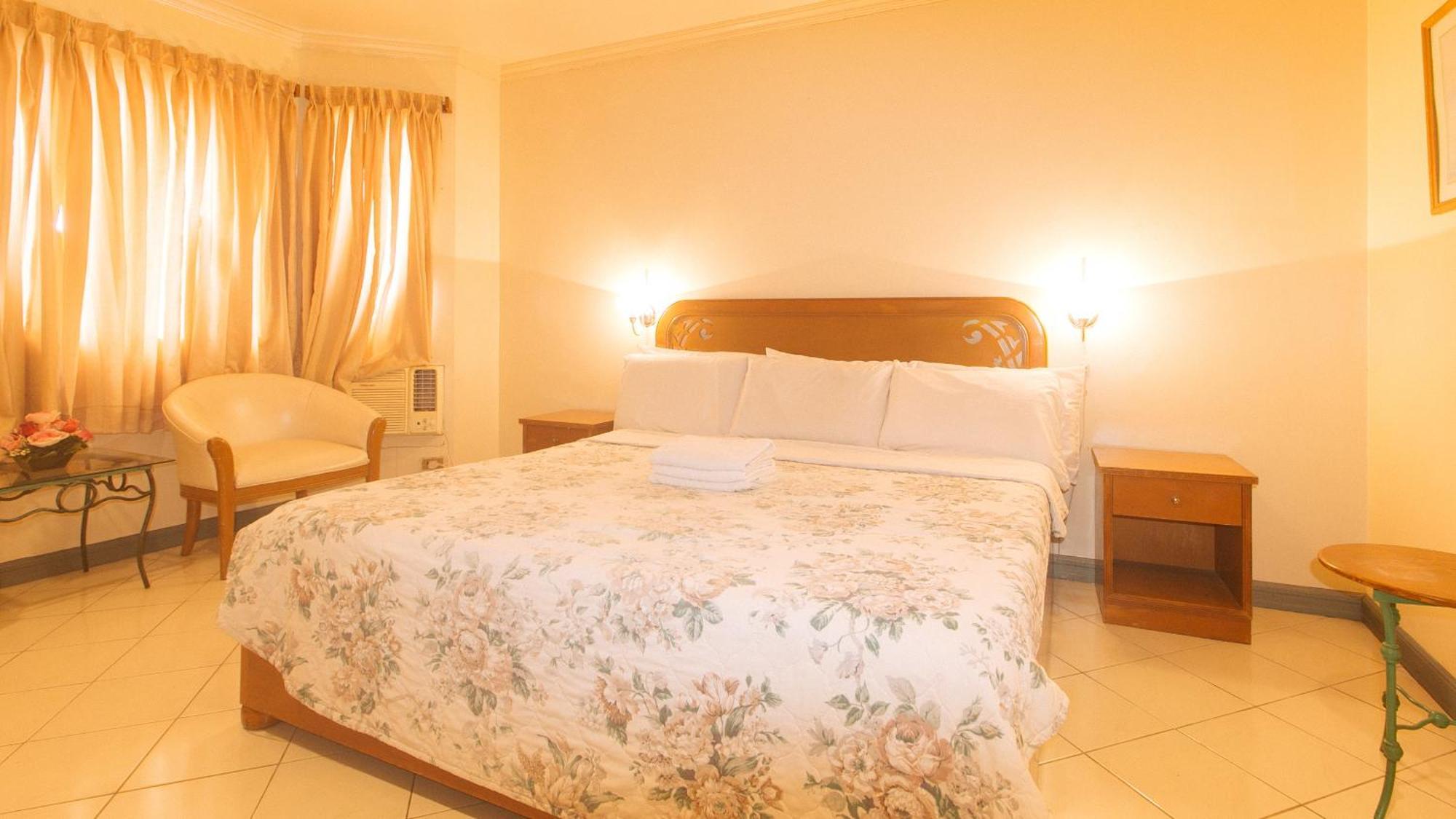 Royal Am Rei Hotel By Reddoorz Bacolod Eksteriør billede