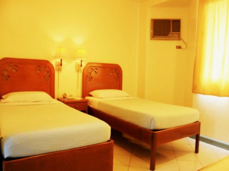 Royal Am Rei Hotel By Reddoorz Bacolod Eksteriør billede